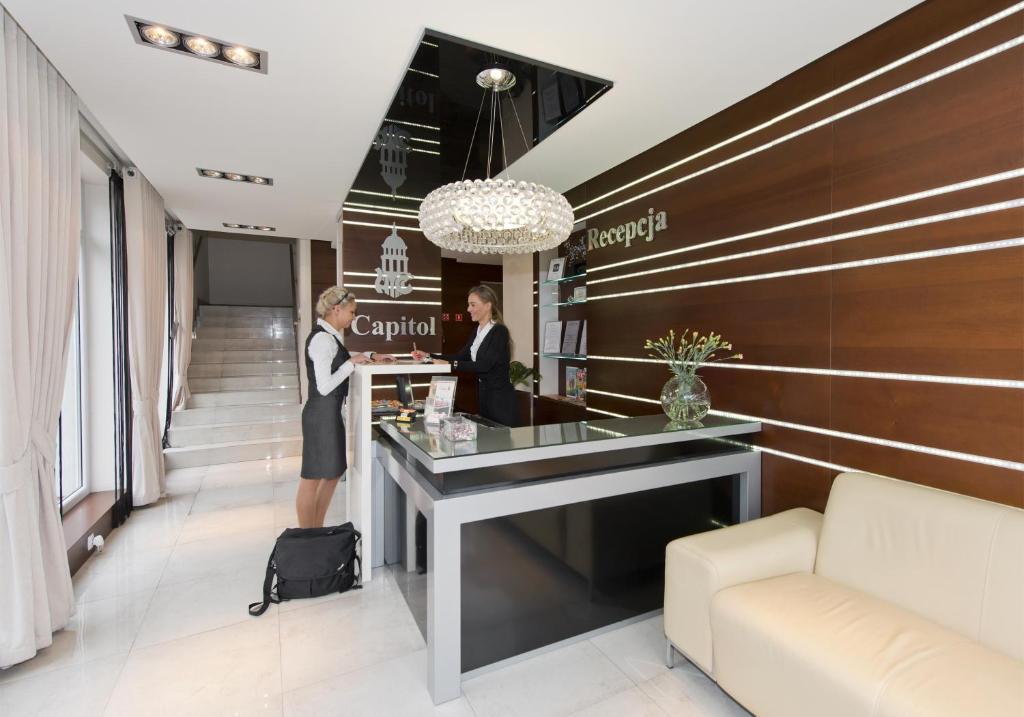 Hotel Capitol Бяла Подласка Екстериор снимка