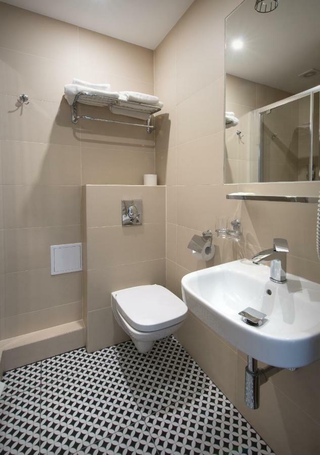Hotel Capitol Бяла Подласка Екстериор снимка