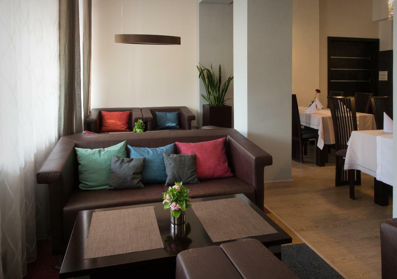 Hotel Capitol Бяла Подласка Екстериор снимка