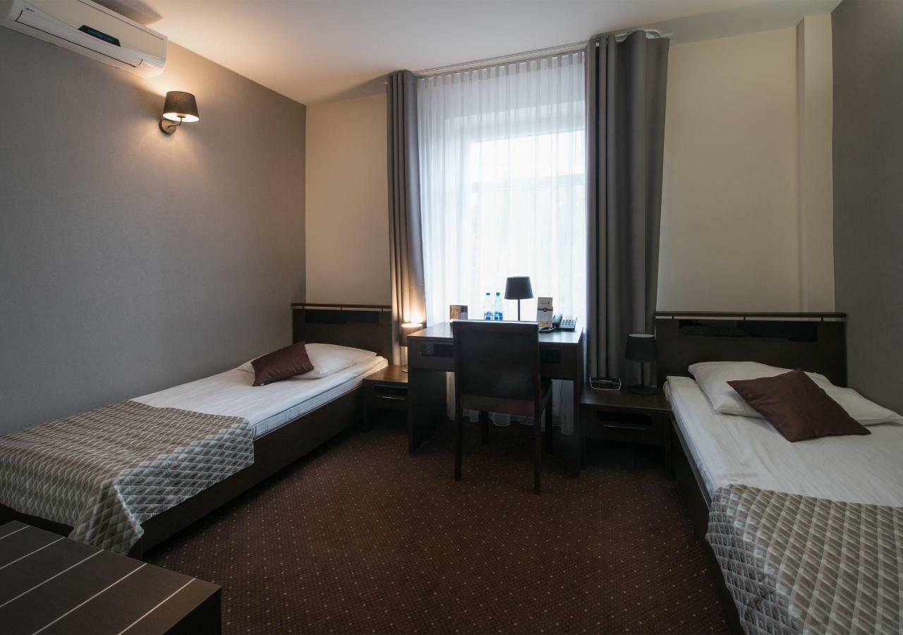 Hotel Capitol Бяла Подласка Екстериор снимка